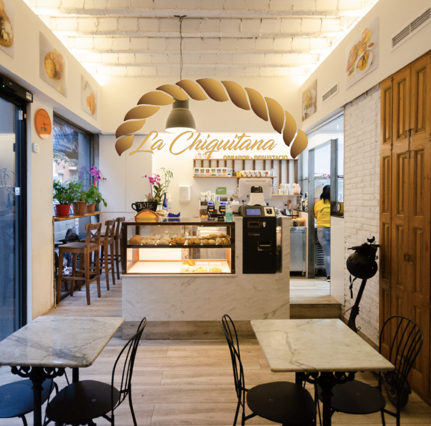Interior de La Chiquitana, panadería boliviana en Barcelona