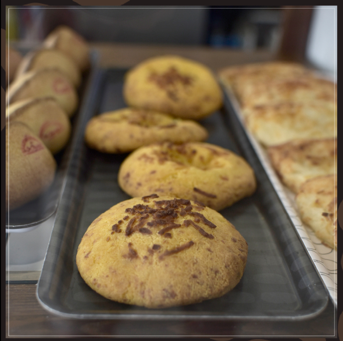 Preparación artesanal de Empanada de Maíz
